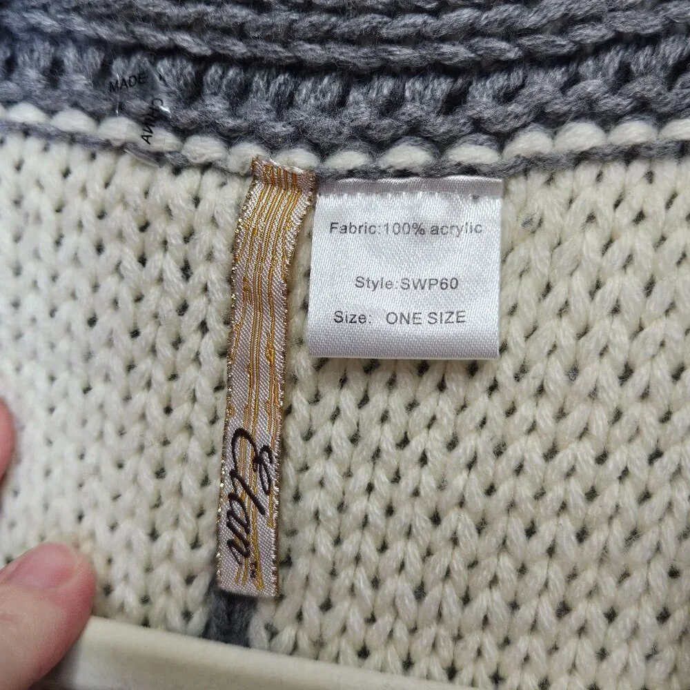 Elan Gray Cream Star Pattern Acrylic Knit Vest Big Safety Pin Clip 4th of July O